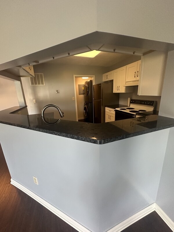 Building Photo - 1150 Tollis Pkwy