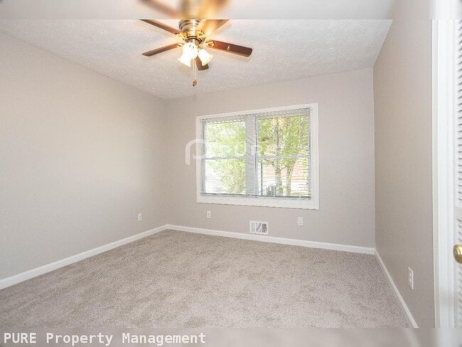 Building Photo - 2895 Lakemont Pl SW
