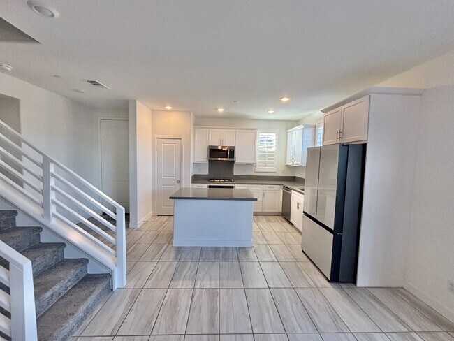 Building Photo - 4 Bedrooms in University Park Available For Rent in January 2026