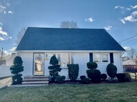 Building Photo - 11 Jaskot Ln