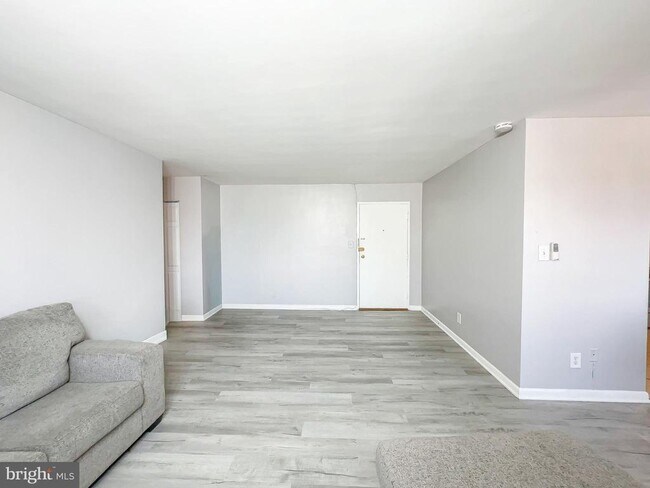 Building Photo - 614 Sligo Ave