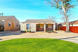 Building Photo - 7115 Parkdale Dr