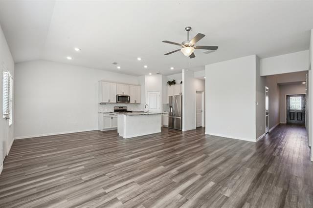 Building Photo - 2115 Clarion Dr