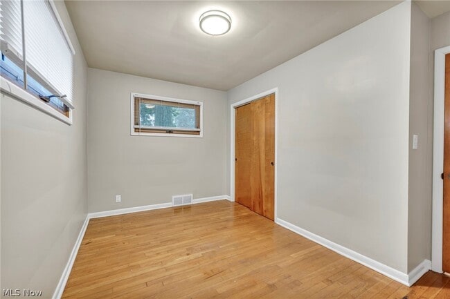 Building Photo - 24000 Knickerbocker Rd