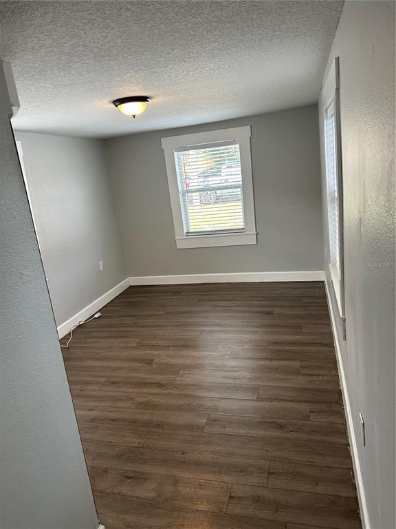 Building Photo - 2108 W Powhatan Ave