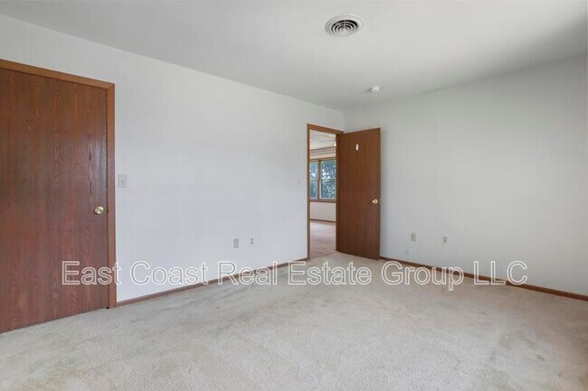 Building Photo - 226 B Wakefield Rd