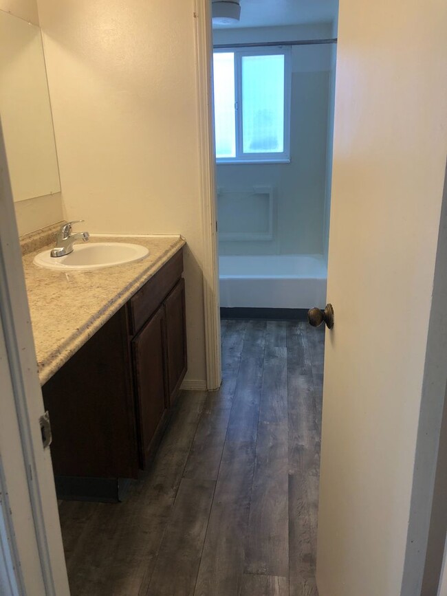 Building Photo - Bright & Private 1-Bedroom Retreat in the ...