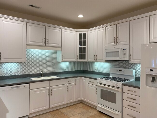 Building Photo - 4700 Ludwell Branch Ct
