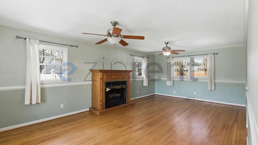 Building Photo - 324 Busher Rd