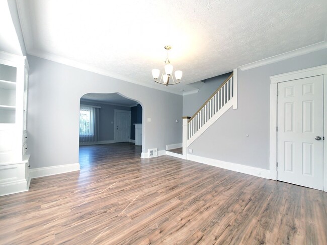 Building Photo - 1663 Eddington Rd