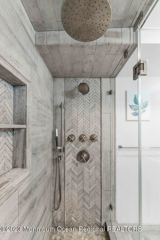 Building Photo - 510 Ocean Ave N