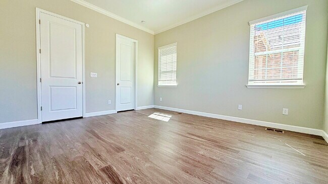 Building Photo - FANTASTIC 2019 4 Bed 3.5 Bath Ranch with over 3,000 finished SqFt in the Castlewood Neighborhood ...