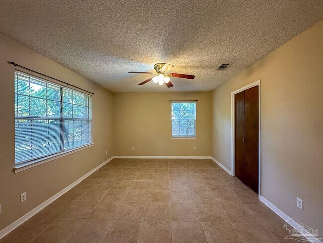 Building Photo - 3660 Buford Cir