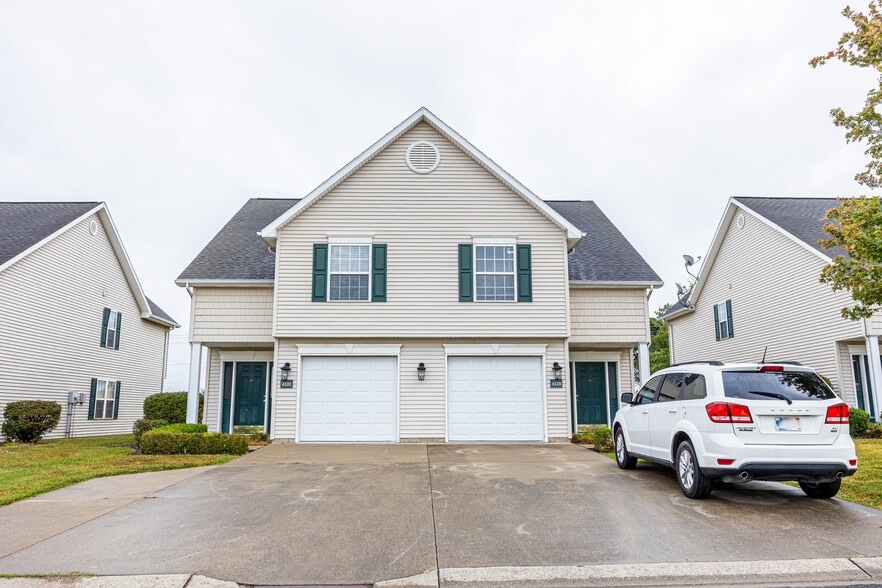 Building Photo - 4532 Picadilly Cir