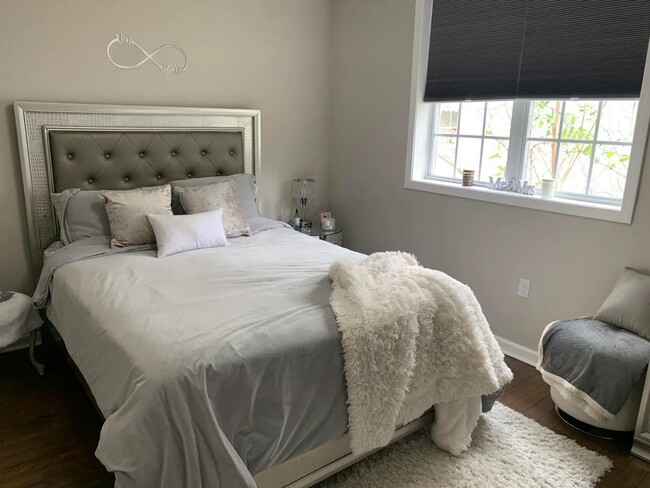 Building Photo - 3 Bedroom 1 Bath House - West Ashley - Cha...
