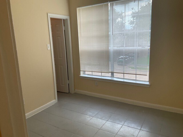 Building Photo - 17911 Scenic Oaks Dr