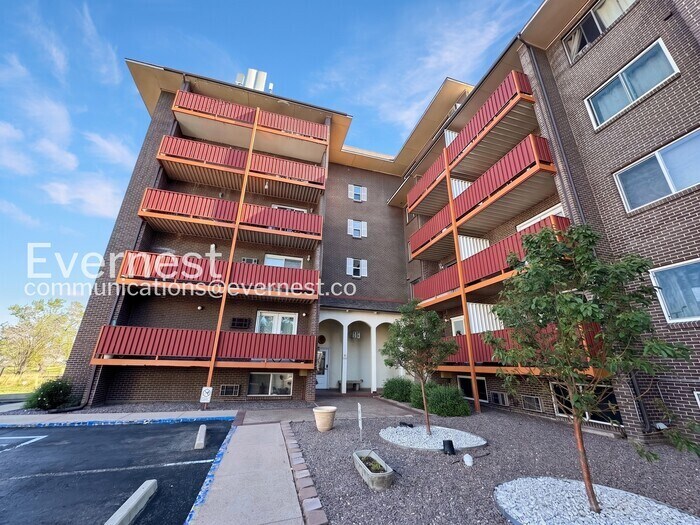 Building Photo - 3047 W 47th Ave