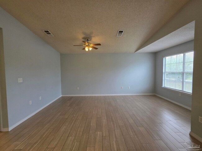 Building Photo - 2111 Karlburg Dr