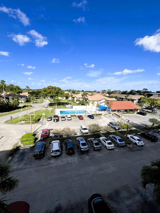Building Photo - 7770 Tahiti Ln