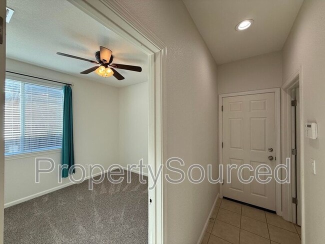 Building Photo - 1720 Dalia Ln