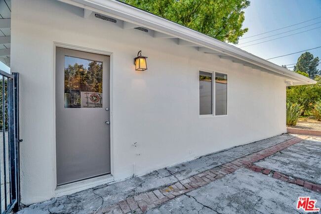 Building Photo - 19732 Henshaw St