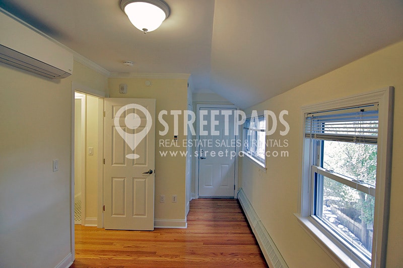 Building Photo - 1 Langdon Sq