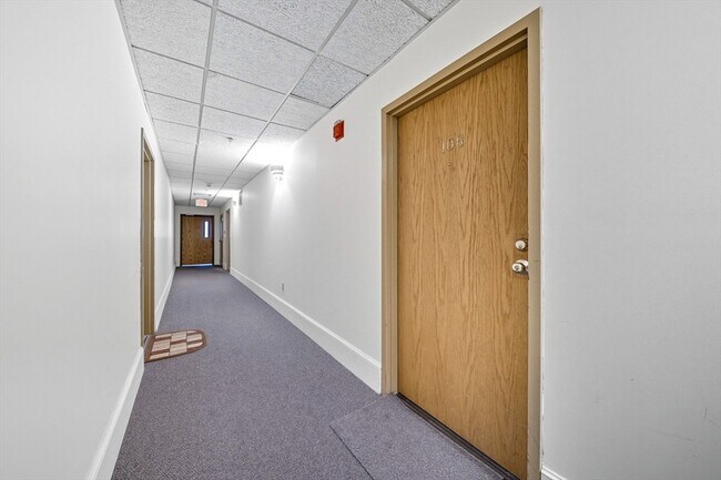 Building Photo - 10 Linwood St