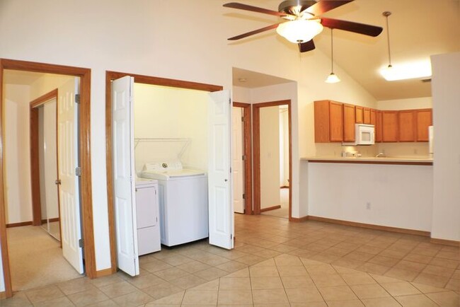 Building Photo - $2,695 | 4 Bedroom, 2 Bathroom | 3rd Floor...