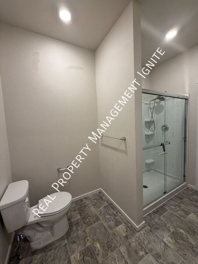 Building Photo - 1430 NW Upas Pl