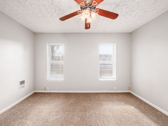 Building Photo - 421 E Mithoff St