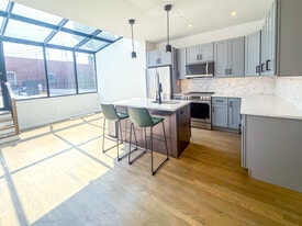 Building Photo - 2001 Steinway St
