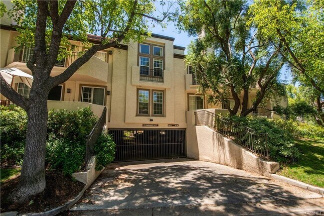 Building Photo - 24111 Del Monte Dr.