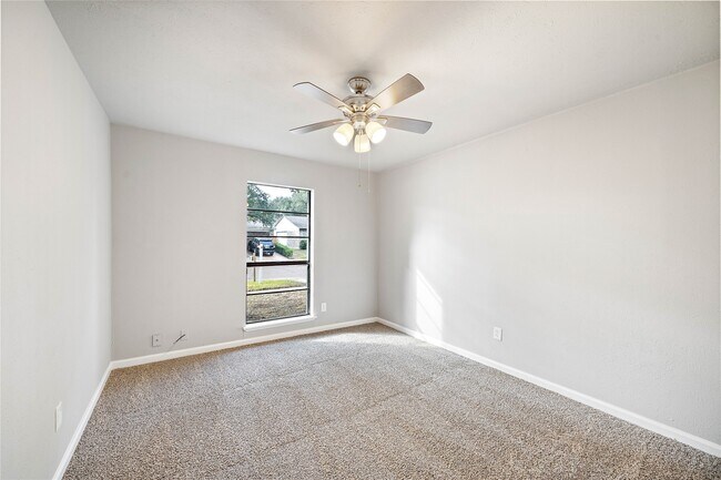 Building Photo - 4406 Kacee Dr