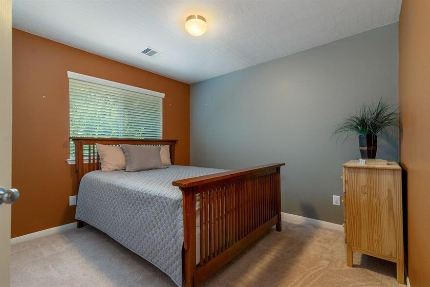 Beautiful Guestroom #1 - 14651 Roaring Fork Ln