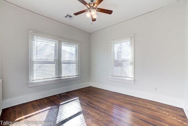 Building Photo - Charming 3/1 Near TU! Make this your new home!