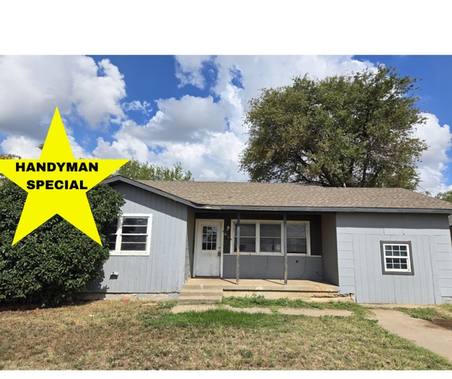 Building Photo - Handyman Special $0 First Month's Rent / “You fix, you SAVE BIG!!” Contact Mayshell for details: ...