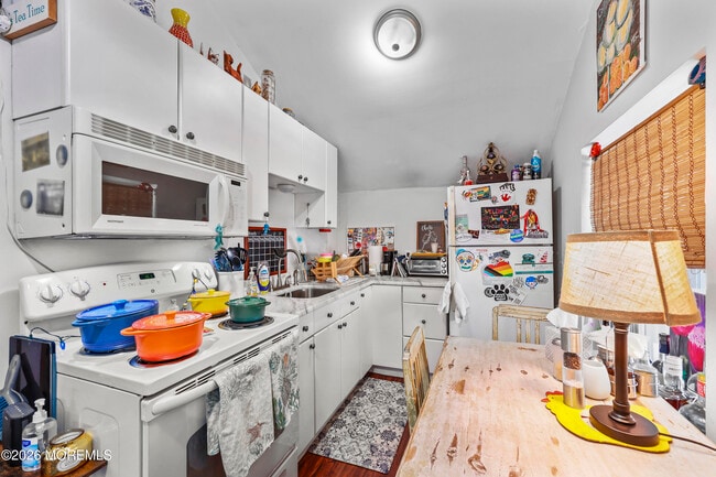 Building Photo - 321 Park Pl Ave