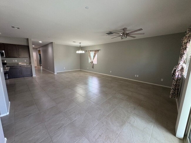 Building Photo - Spacious 4BD/2BA in Verrado