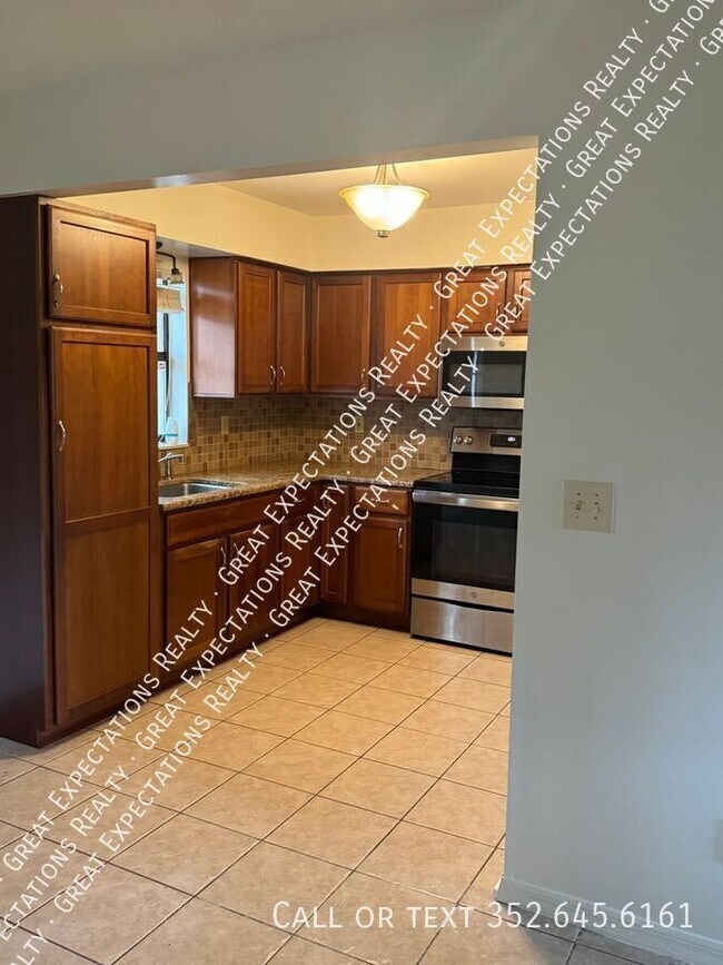 Building Photo - 62 Teak Loop