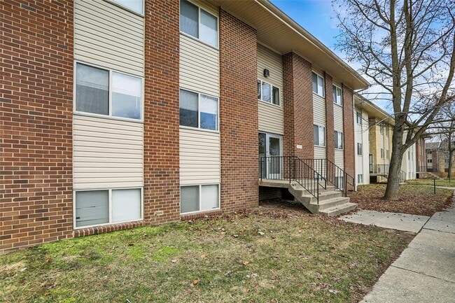 Building Photo - 3771 Cornell Dr