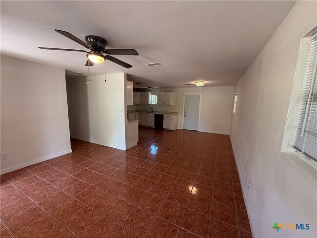 Building Photo - 560 Wickford Way