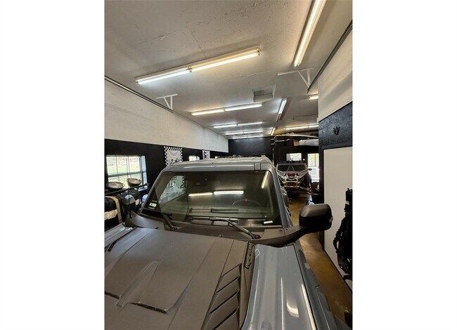 Building Photo - 506 Beauchamp Rd