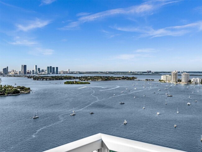 Building Photo - 650 West Ave