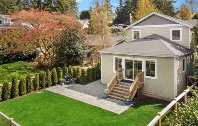 Building Photo - Impeccably Maintained and Wonderfully Updated Kenmore Home with 3 Bed and 2.5 Bath