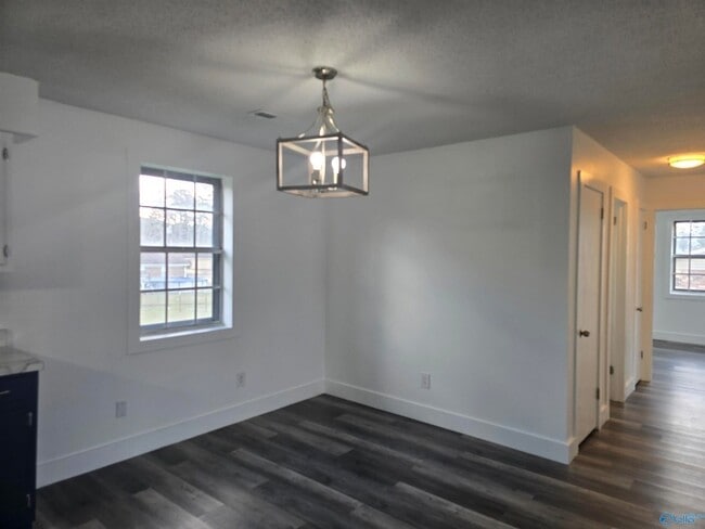 Building Photo - 247 Snow Dr