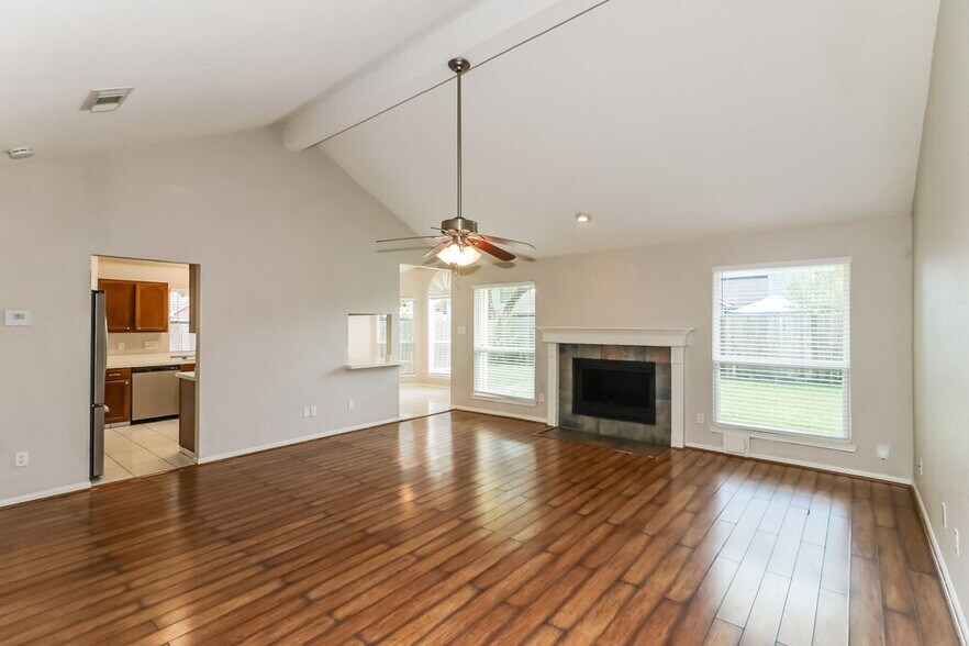 Building Photo - 2203 St James Pl