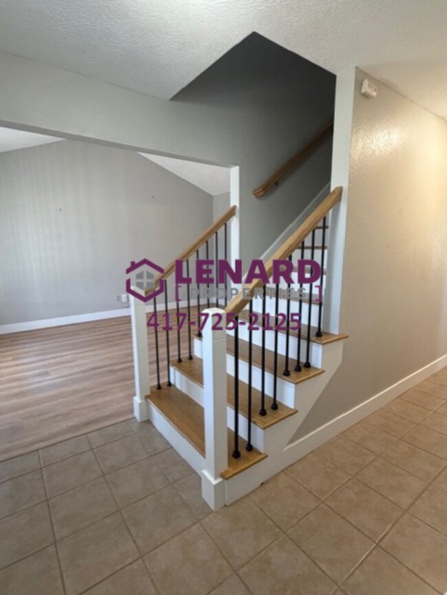 Building Photo - Spacious 3 Bedroom Home!
