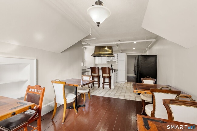 Building Photo - 360 Farmington Ave