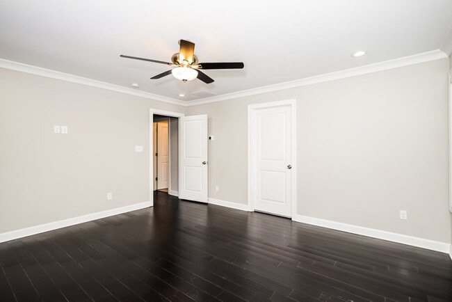 Building Photo - 10 Magan Ct