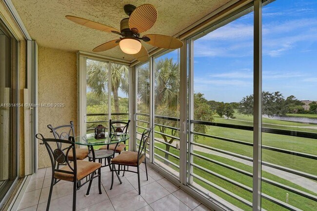 Building Photo - 1911 Sabal Palm Dr